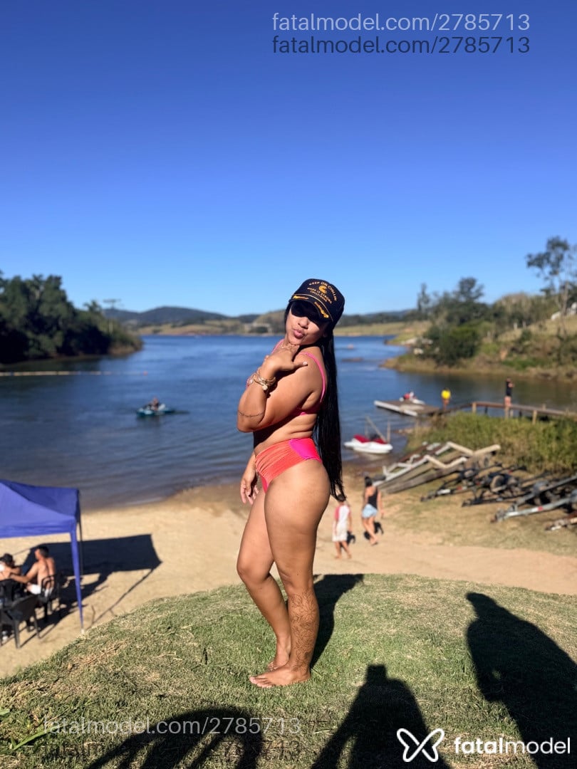 Acompanhante mulher com cabelo castanho de olhos castanhos - Morenams