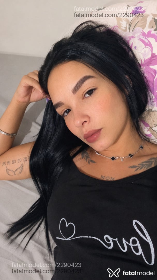 Acompanhante mulher morena (o) de olhos castanhos - Angel