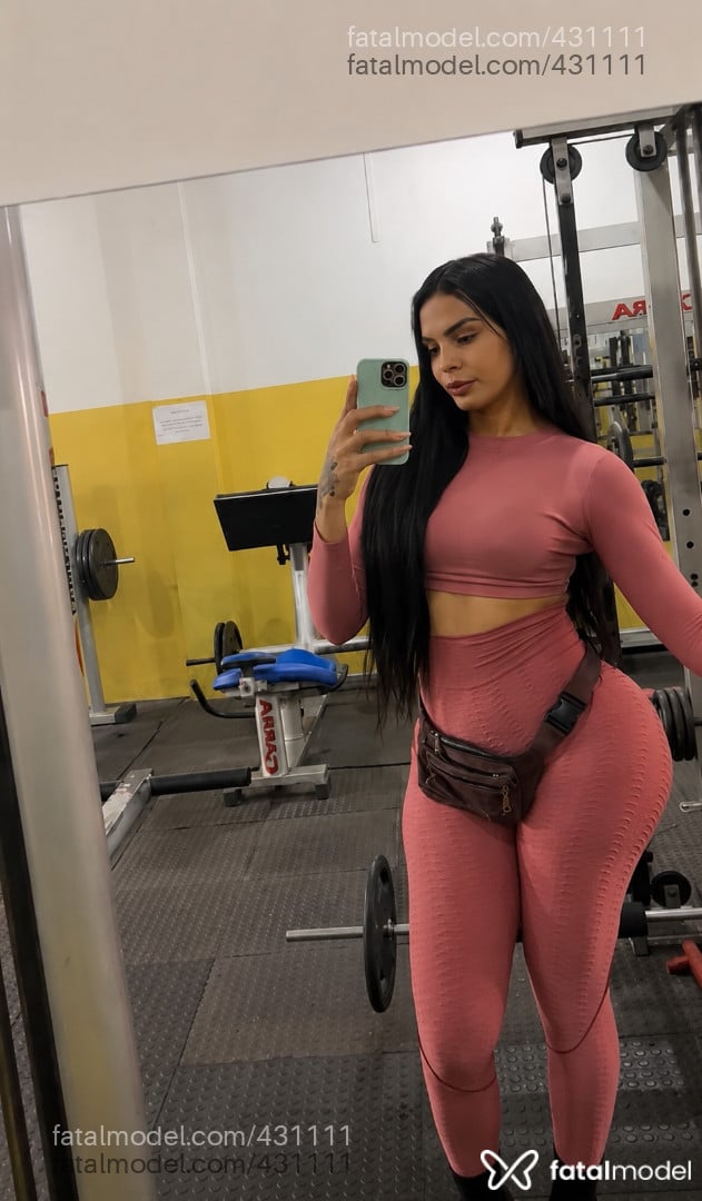 Acompanhante mulher trans morena (o) de olhos castanhos - Letícia Freitas