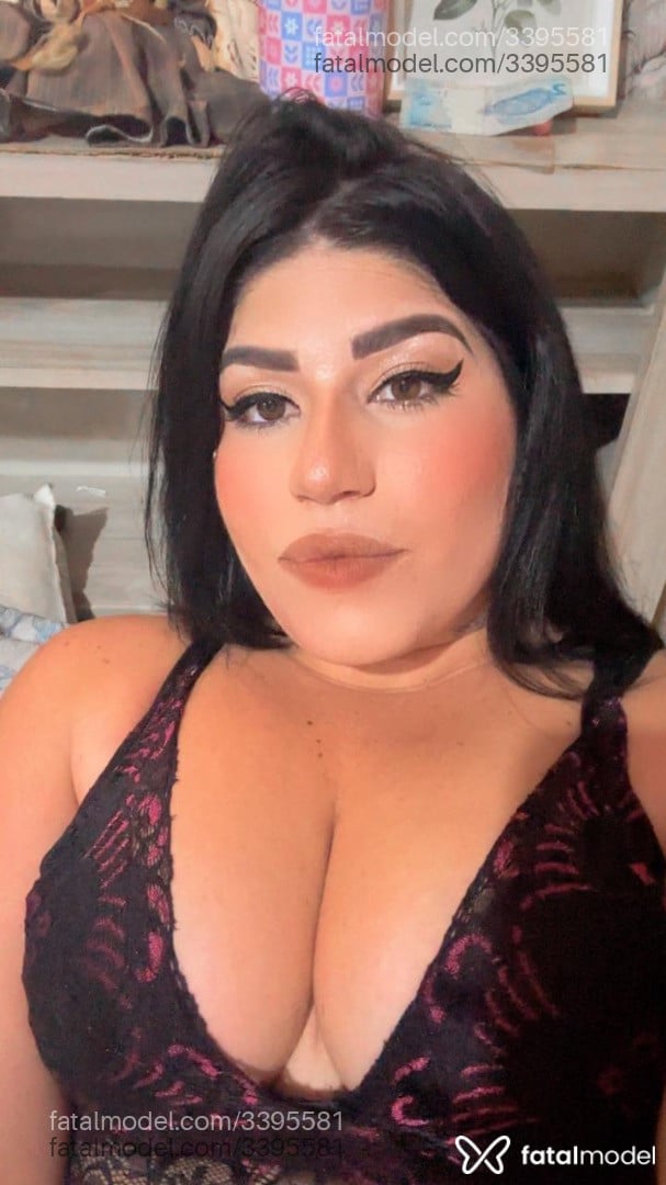 Acompanhante mulher morena (o) de olhos castanhos - Caren Acompanhante mulher morena (o) de olhos castanhos - Caren