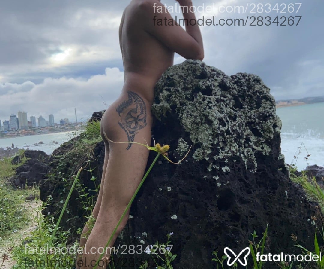 Acompanhante não-binário morena (o) de olhos castanhos - Dário Junior
