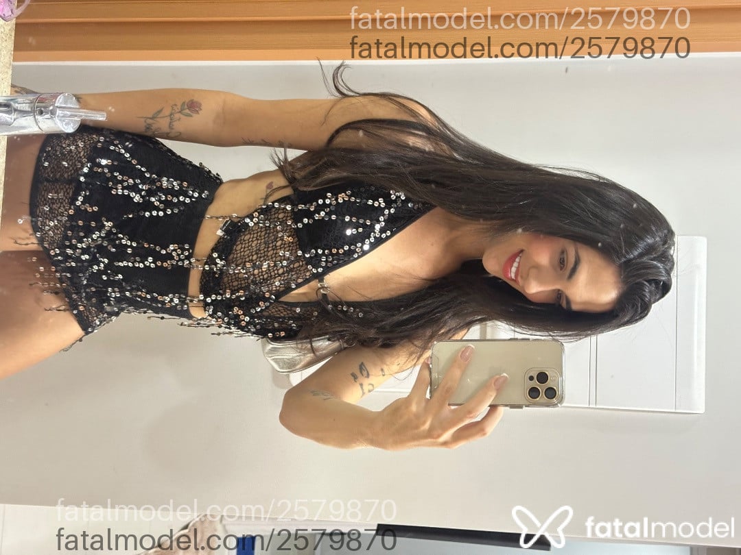 Acompanhante mulher trans com cabelo castanho de olhos castanhos - Nicolly