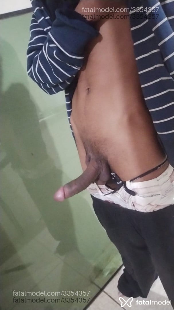 Acompanhante homem morena (o) de olhos castanhos - Morenim