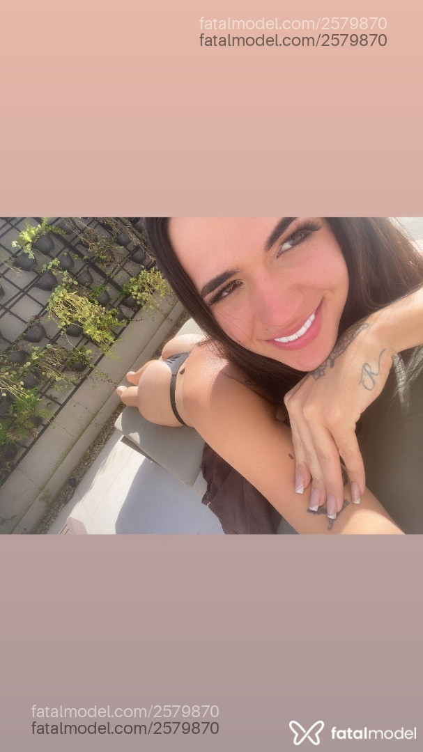 Acompanhante mulher trans com cabelo castanho de olhos castanhos - Nicolly
