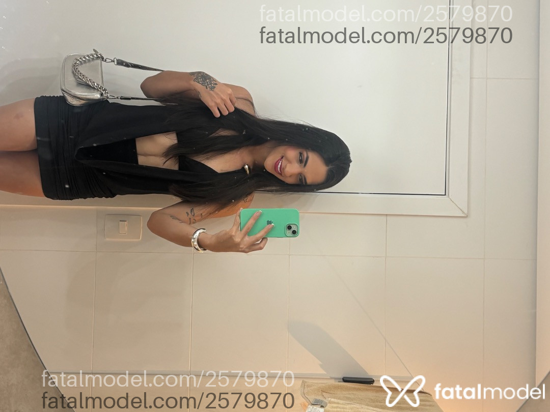 Acompanhante mulher trans com cabelo castanho de olhos castanhos - Nicolly