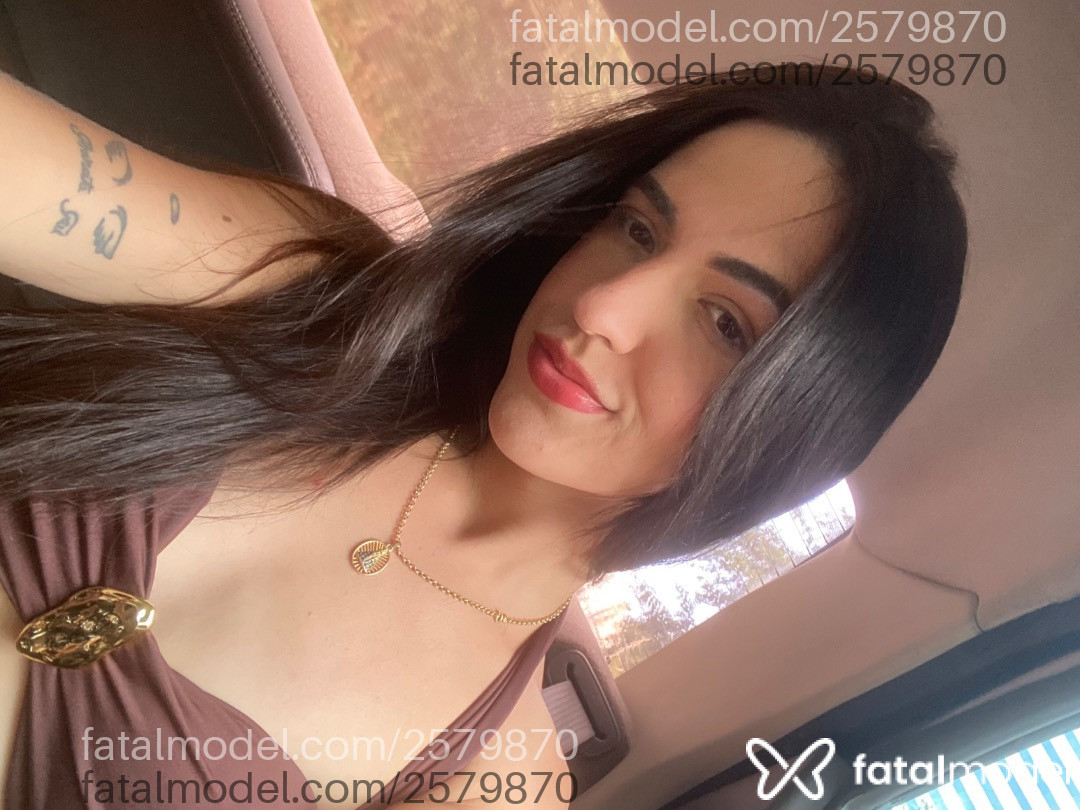 Acompanhante mulher trans com cabelo castanho de olhos castanhos - Nicolly