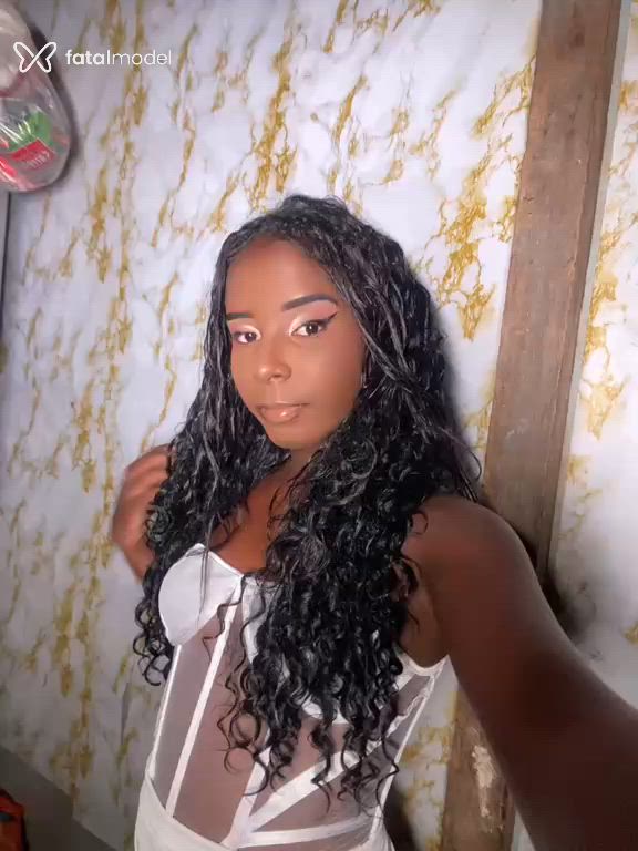 Acompanhante mulher trans com cabelo castanho de olhos pretos - Mellvynia Acompanhante mulher trans com cabelo castanho de olhos pretos - Mellvynia