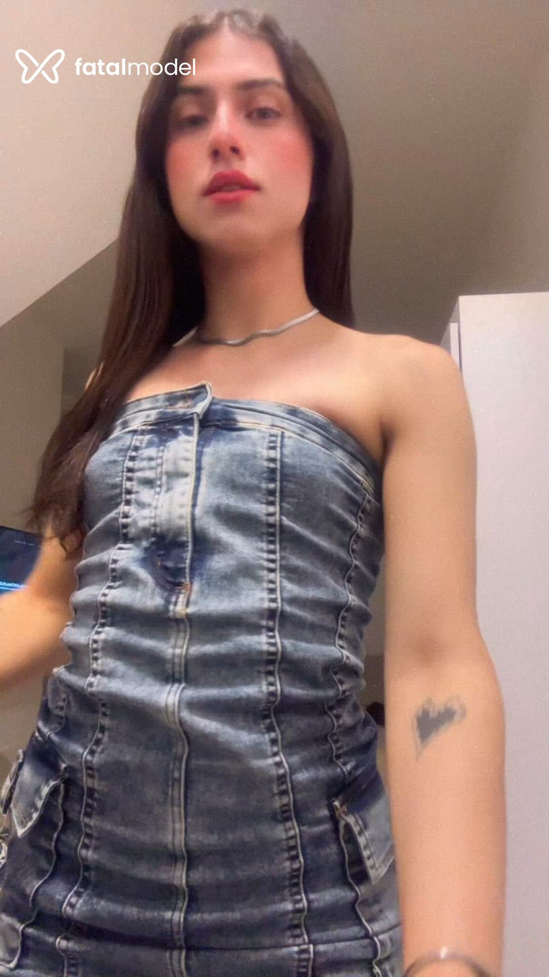 Acompanhante mulher trans morena (o) de olhos verdes - Gabi