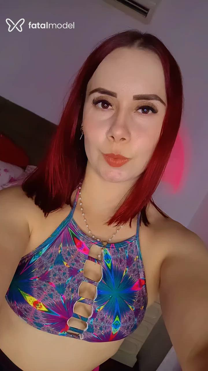 Acompanhante mulher ruiva (o) de olhos castanhos - Luísa Moretti Acompanhante mulher ruiva (o) de olhos castanhos - Luísa Moretti