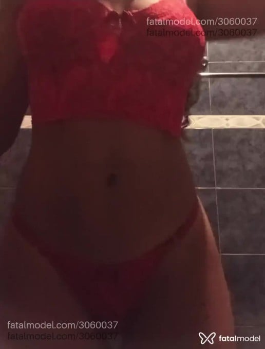 Acompanhante mulher morena (o) de olhos castanhos em Curitiba Acompanhante mulher morena (o) de olhos castanhos em Curitiba - Hyara