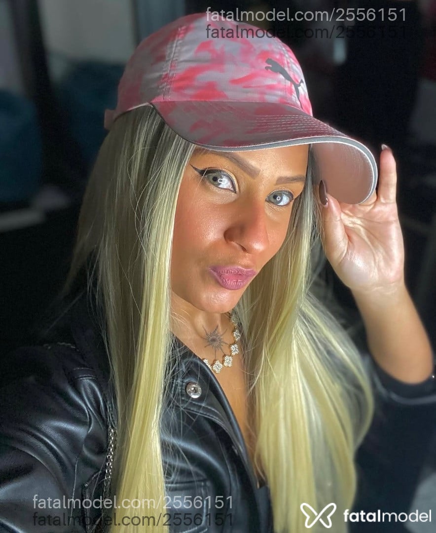 Acompanhante mulher loira (o) de olhos verdes - Bruna