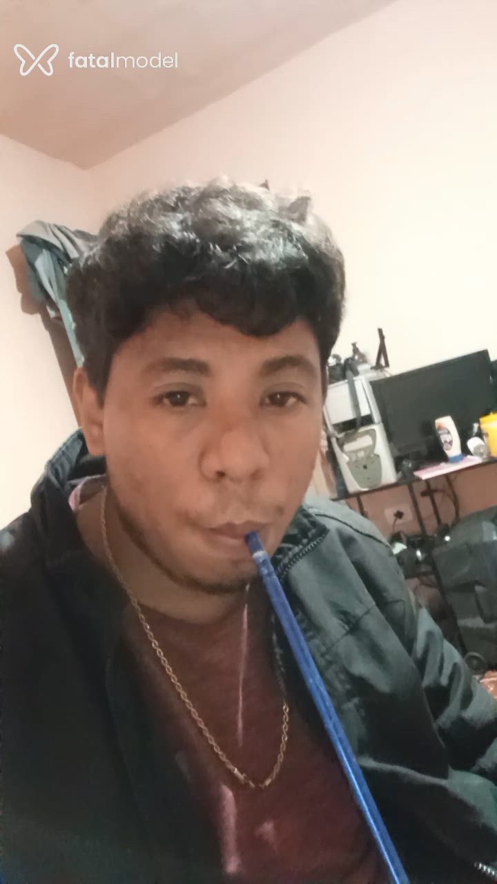Acompanhante homem com cabelo castanho de olhos pretos - Ronysan Acompanhante homem com cabelo castanho de olhos pretos - Ronysan