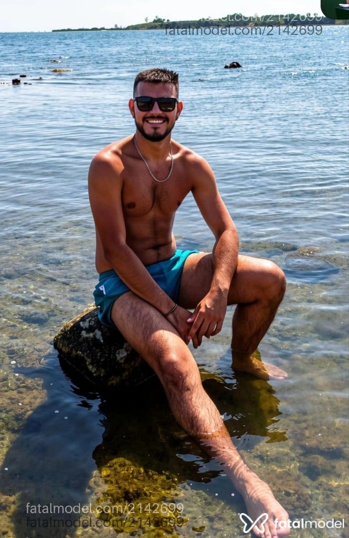 Acompanhante homem com cabelo castanho de olhos castanhos - Javier