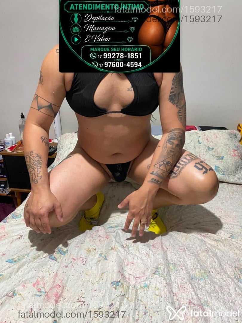 Acompanhante mulher trans ruiva (o) de olhos castanhos - Lorena Karvalho