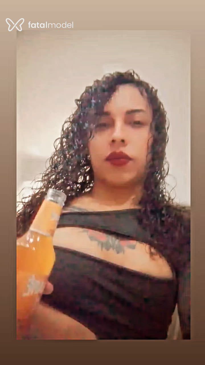 Acompanhante mulher trans morena (o) de olhos castanhos em Maceió Acompanhante mulher trans morena (o) de olhos castanhos em Maceió - Carolina Venâncio