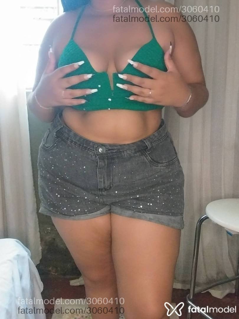 Acompanhante mulher morena (o) de olhos pretos em Valparaíso de Goiás Acompanhante mulher morena (o) de olhos pretos em Valparaíso de Goiás - Manu