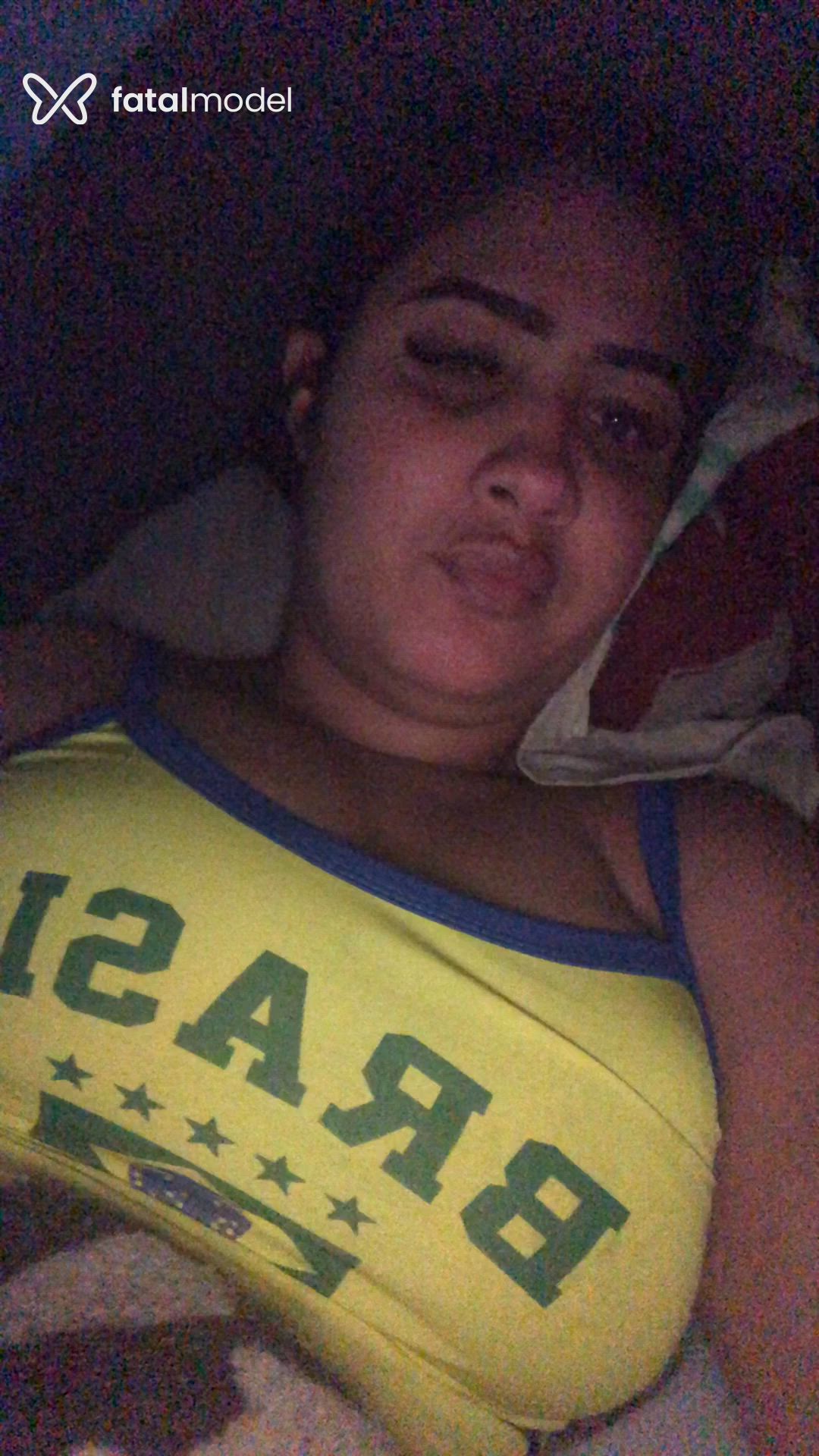 Acompanhante mulher morena (o) de olhos castanhos - Tatah Acompanhante mulher morena (o) de olhos castanhos - Tatah