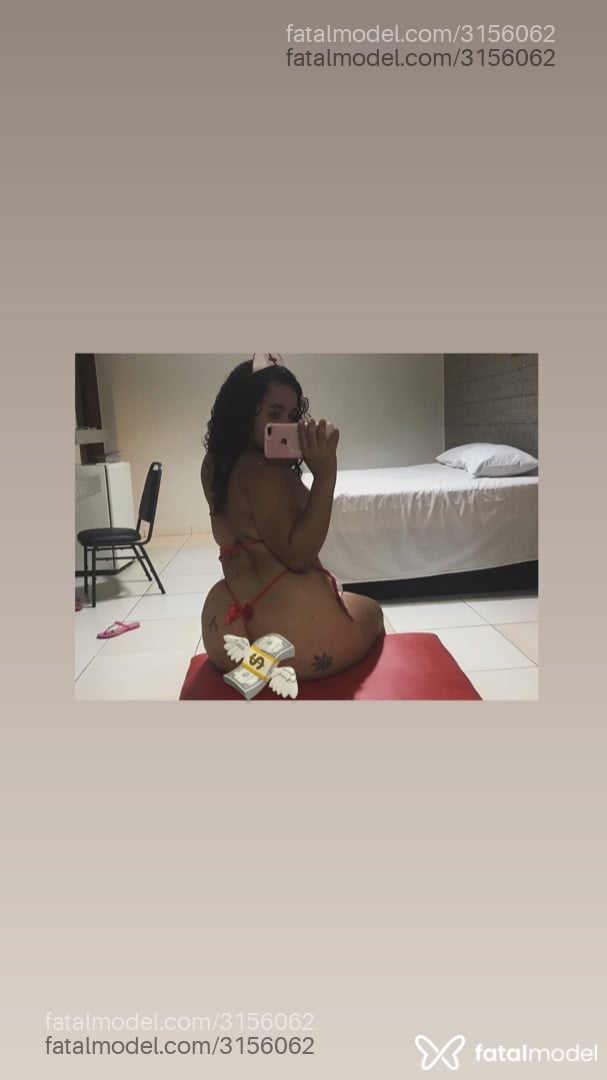 Acompanhante mulher com cabelo castanho de olhos mel - Carla Acompanhante mulher com cabelo castanho de olhos mel - Carla