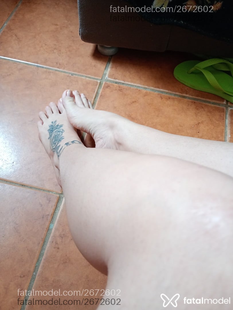 Acompanhante mulher com cabelo castanho de olhos mel - Heloísa