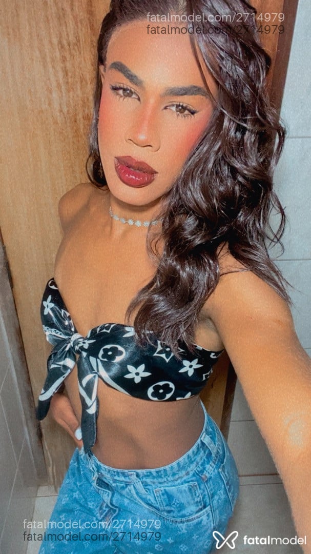 Acompanhante mulher trans morena (o) de olhos castanhos - Gisele
