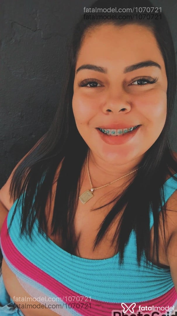 Acompanhante mulher com cabelo castanho de olhos pretos - Letícia Acompanhante mulher com cabelo castanho de olhos pretos - Letícia