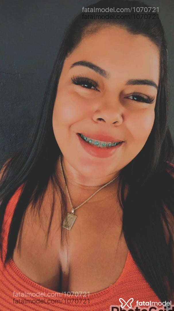 Acompanhante mulher com cabelo castanho de olhos pretos - Letícia Acompanhante mulher com cabelo castanho de olhos pretos - Letícia