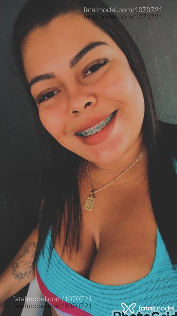 Acompanhante mulher com cabelo castanho de olhos pretos - Letícia Acompanhante mulher com cabelo castanho de olhos pretos - Letícia