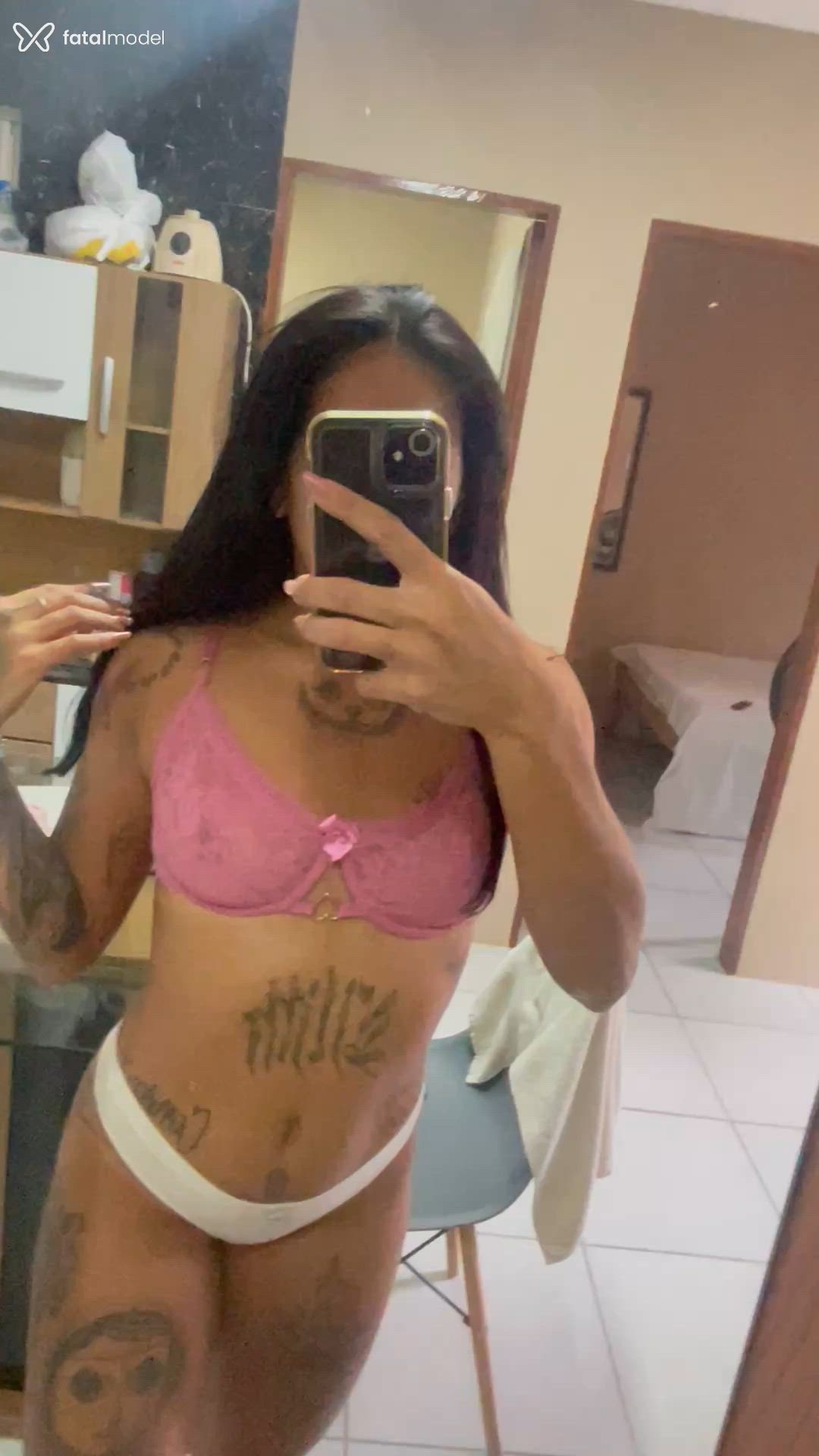 Acompanhante mulher morena (o) de olhos castanhos - Aurora