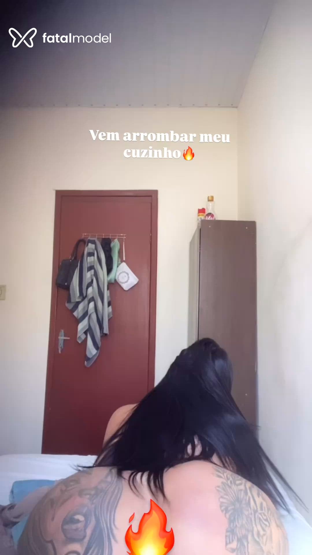Acompanhante mulher trans morena (o) de olhos castanhos - Vittoria Schneider
