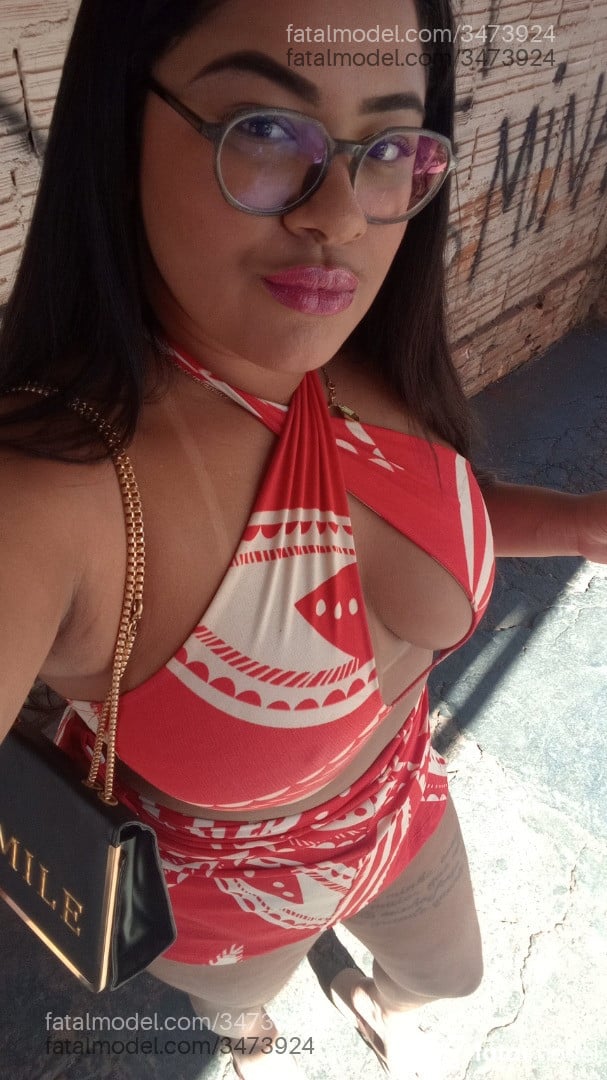 Acompanhante mulher morena (o) de olhos pretos - Sabrina Carica Acompanhante mulher morena (o) de olhos pretos - Sabrina Carica