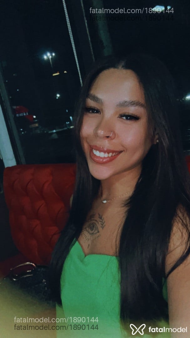 Acompanhante mulher morena (o) de olhos castanhos - Aurora