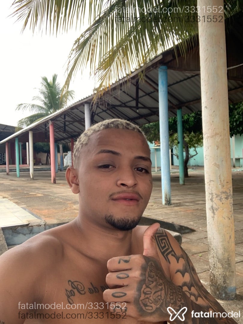 Acompanhante homem morena (o) de olhos pretos - Vitor Junior