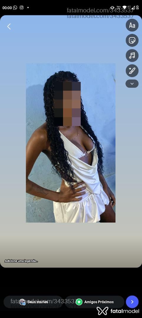 Acompanhante mulher morena (o) de olhos pretos - Aurora Acompanhante mulher morena (o) de olhos pretos - Aurora