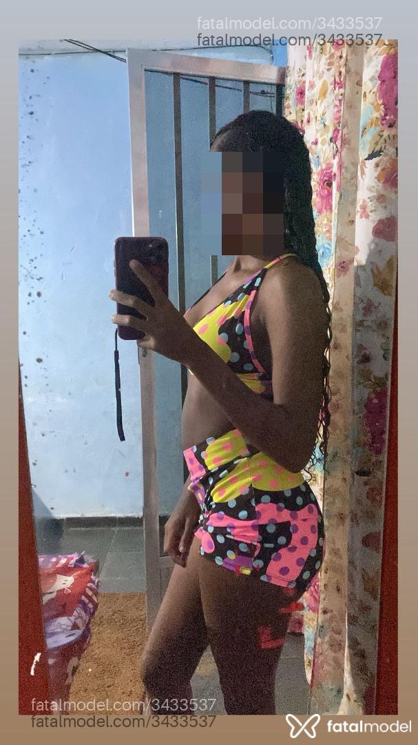 Acompanhante mulher morena (o) de olhos pretos - Aurora Acompanhante mulher morena (o) de olhos pretos - Aurora