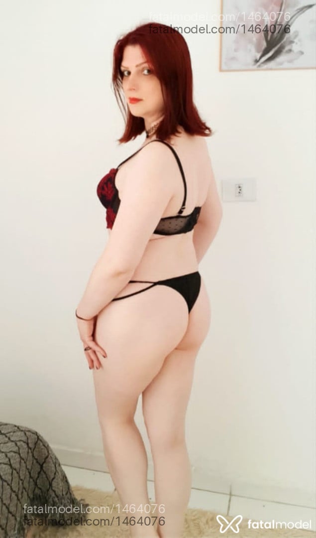Acompanhante mulher trans ruiva (o) de olhos castanhos - Victoria Rivera