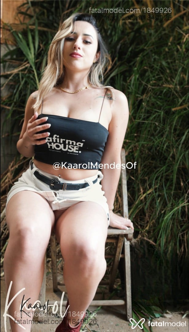 Acompanhante mulher com cabelo castanho de olhos castanhos - Kau Lopes