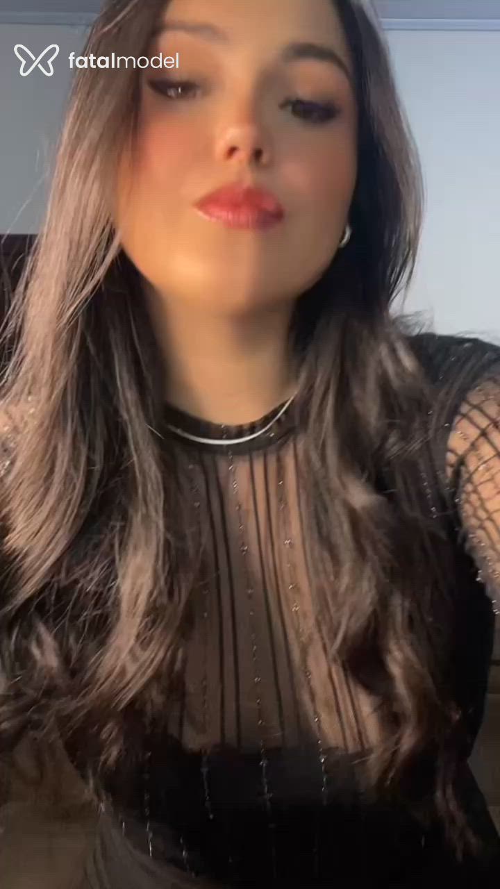 Acompanhante mulher morena (o) de olhos castanhos - Maria Victoria