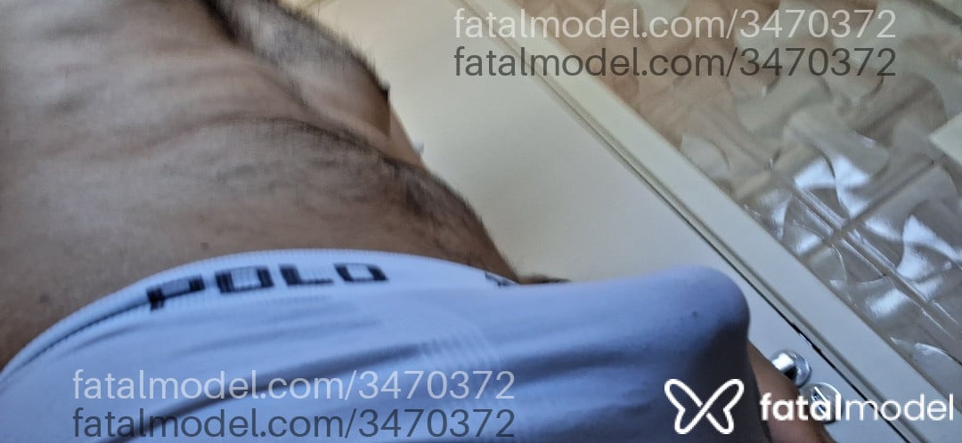 Acompanhante homem com cabelo castanho de olhos castanhos - Mestiço