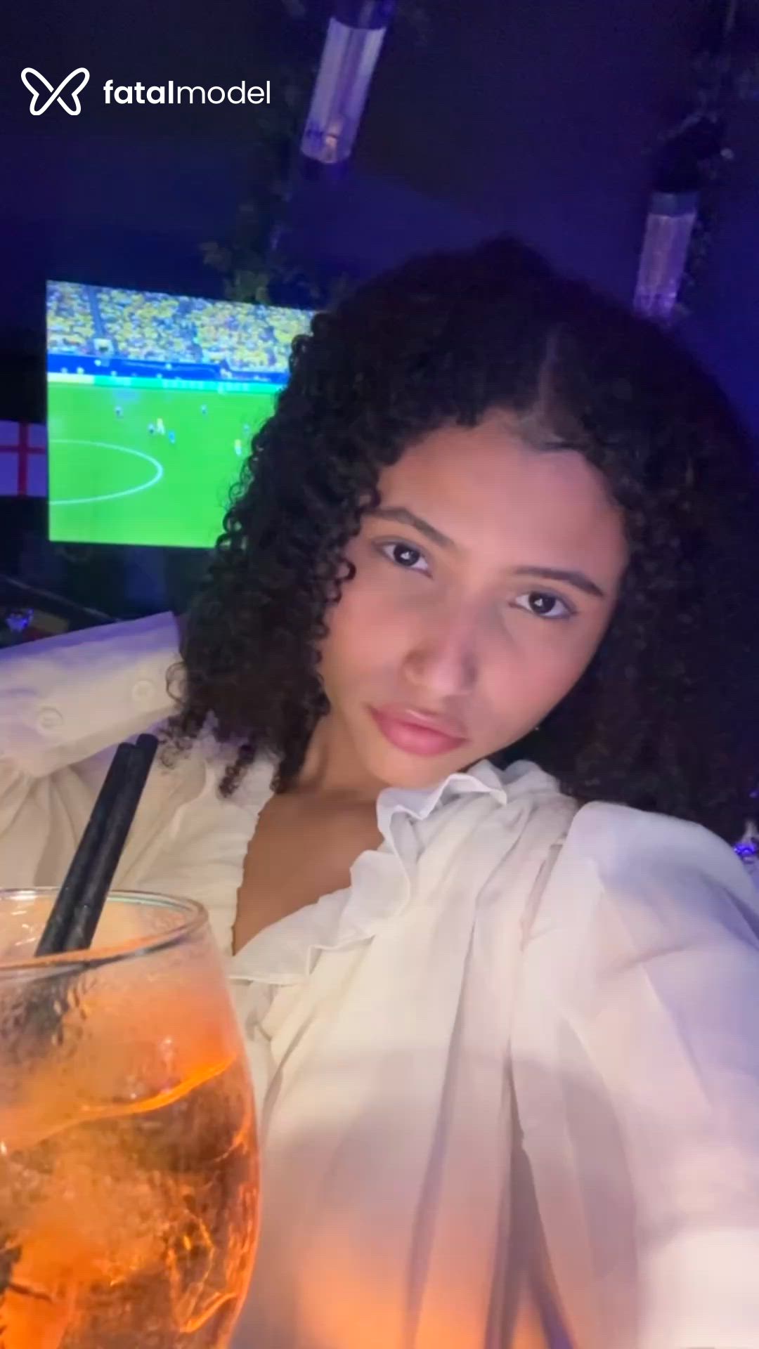 Acompanhante mulher morena (o) de olhos pretos - Keize Acompanhante mulher morena (o) de olhos pretos - Keize