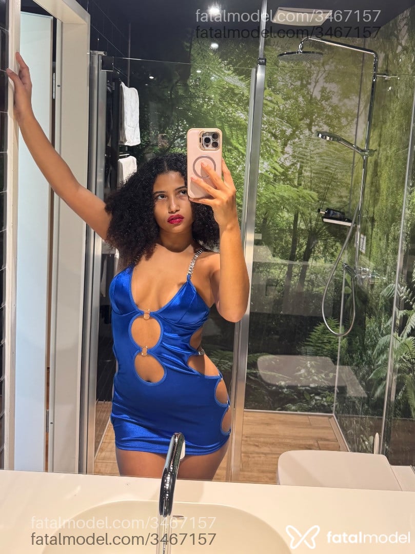 Acompanhante mulher morena (o) de olhos pretos - Keize Acompanhante mulher morena (o) de olhos pretos - Keize