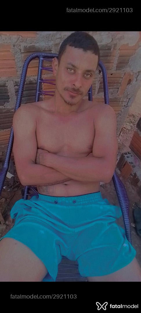 Acompanhante homem morena (o) de olhos verdes - Lucas