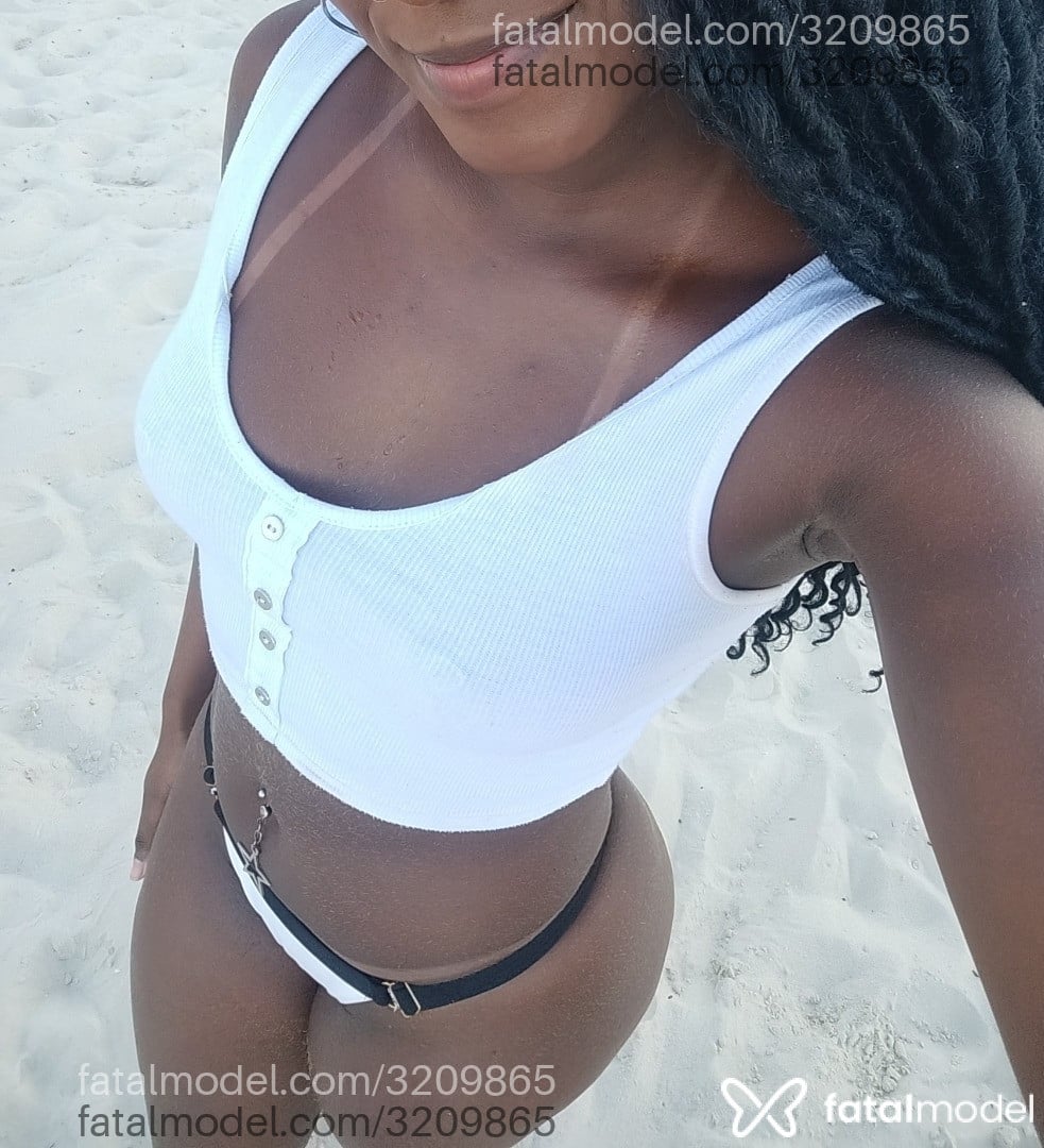 Acompanhante mulher morena (o) de olhos pretos - Lina Pretinhaaaa