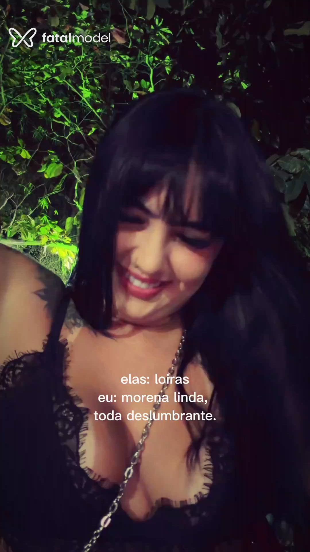 Acompanhante mulher com cabelo castanho de olhos castanhos - Clara Louise Acompanhante mulher com cabelo castanho de olhos castanhos - Clara Louise