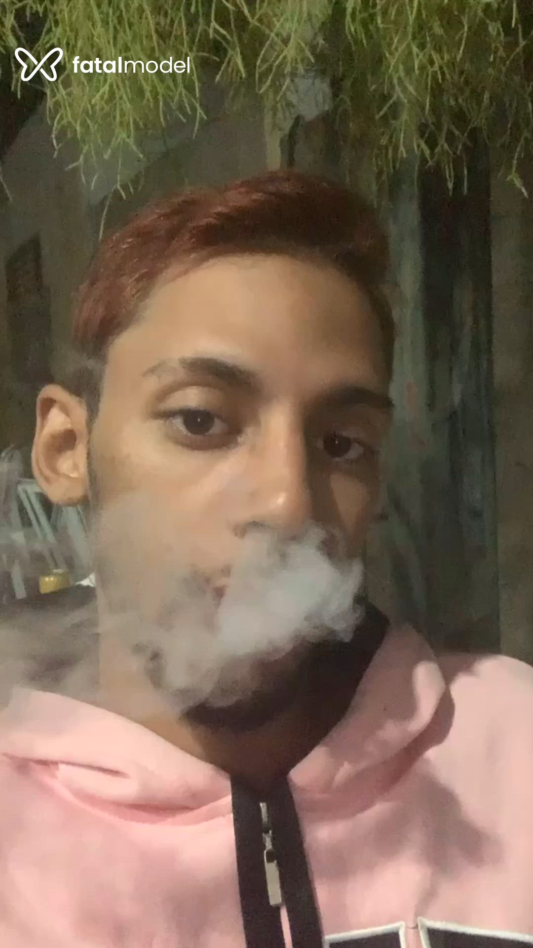 Acompanhante homem com cabelo colorido de olhos castanhos - Bruninho