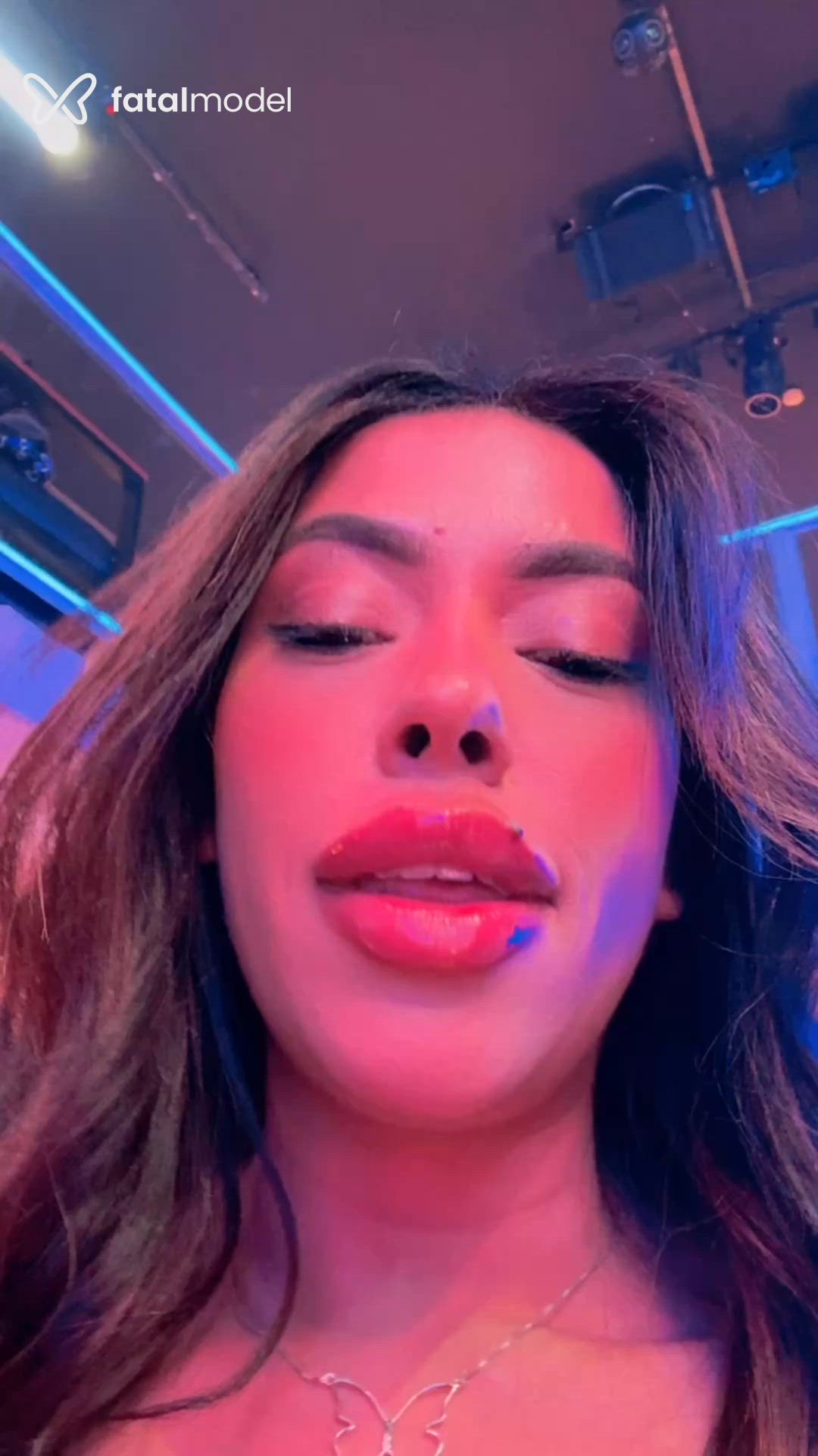 Acompanhante mulher morena (o) de olhos castanhos - Luiza Acompanhante mulher morena (o) de olhos castanhos - Luiza