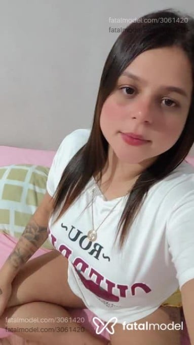 Acompanhante mulher com cabelo castanho de olhos castanhos em Ribeirão Cascalheira - Bruna