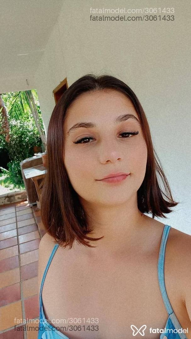 Acompanhante mulher morena (o) de olhos castanhos em São João Batista Acompanhante mulher morena (o) de olhos castanhos em São João Batista - Paola