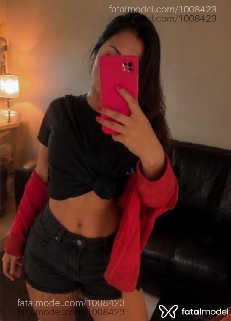 Acompanhante mulher com cabelo castanho de olhos pretos - Bruninha Acompanhante mulher com cabelo castanho de olhos pretos - Bruninha