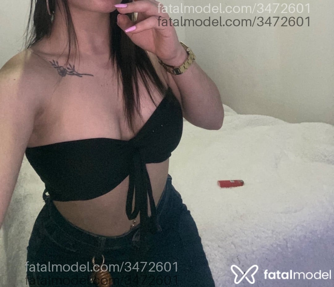 Acompanhante mulher morena (o) de olhos castanhos - Letícia
