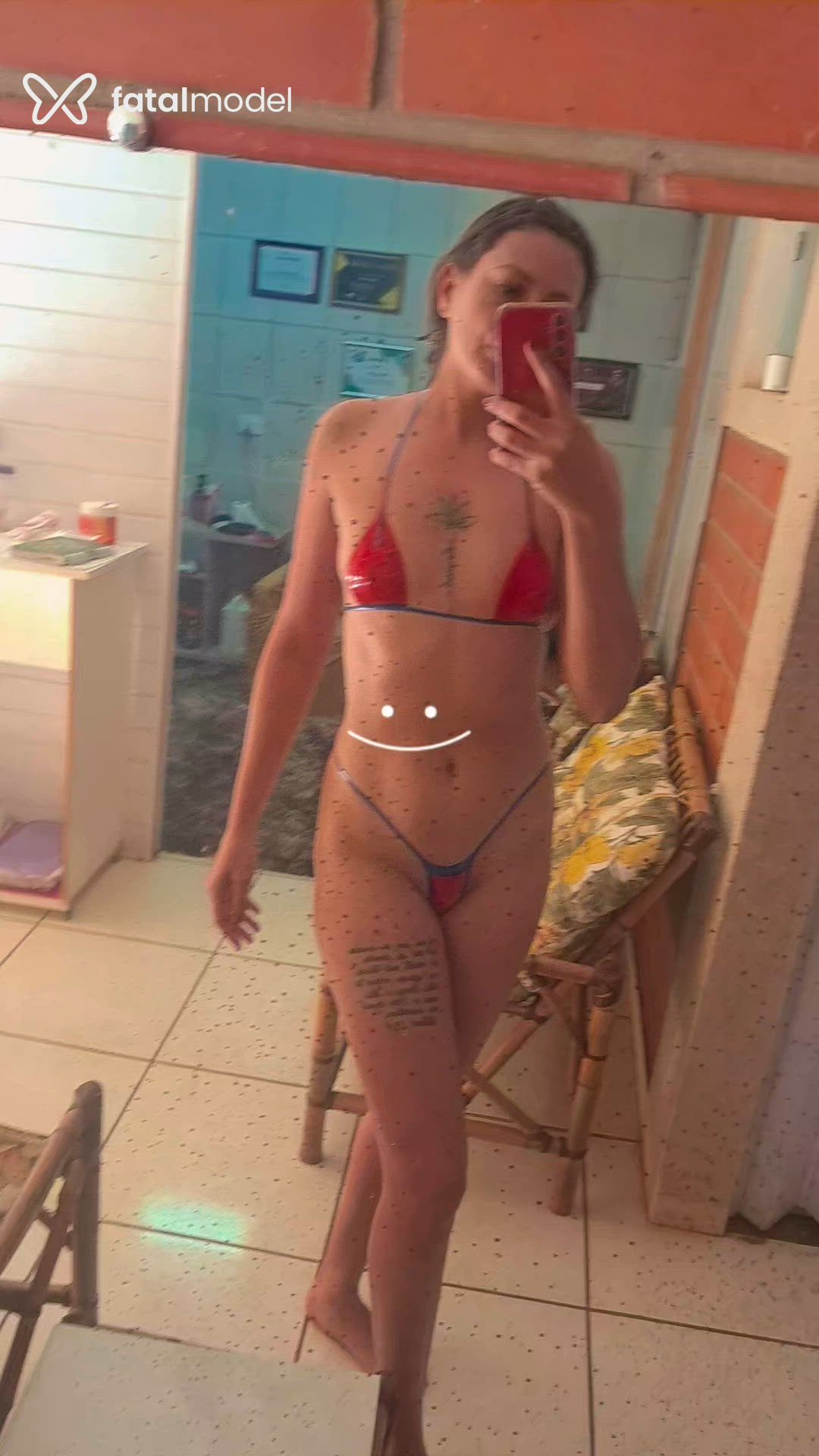 Acompanhante mulher morena (o) de olhos castanhos - Carla Acompanhante mulher morena (o) de olhos castanhos - Carla